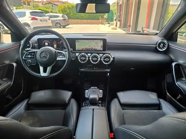 Mercedes-Benz A-Class view 25