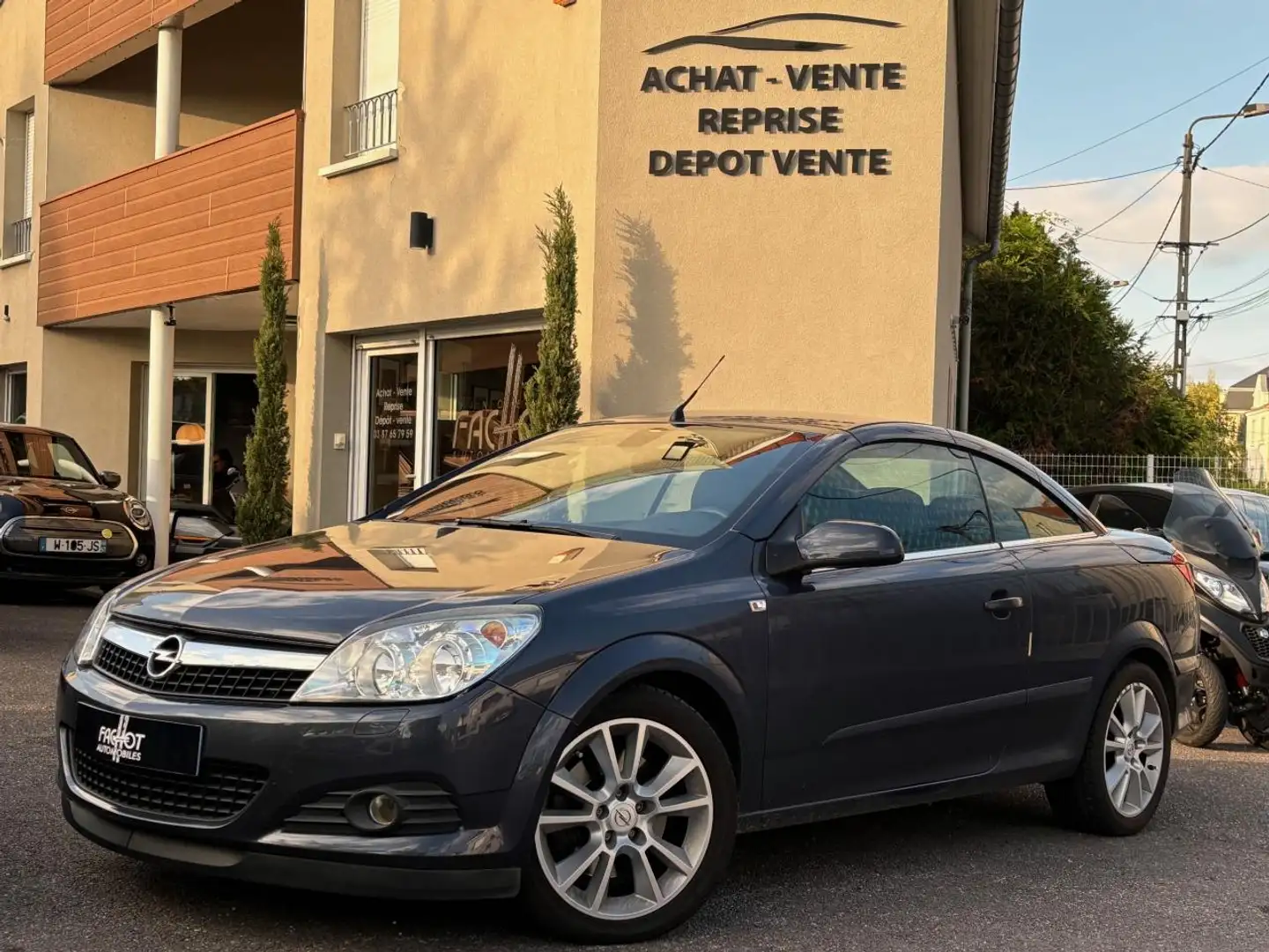 Opel Astra Astra Twintop 1.9 CDTI FAP - 150  Cosmo Gris - 1