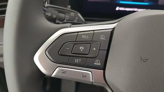 Volkswagen Tiguan view 15