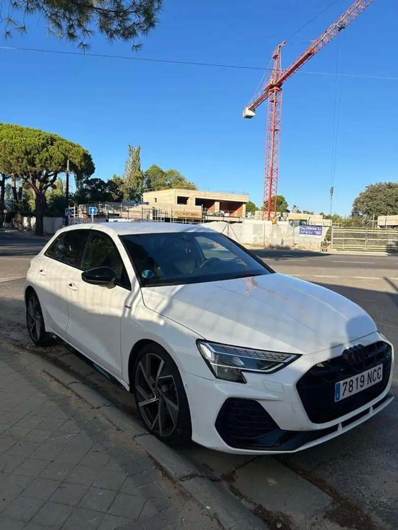 Audi A3 Sedán 35 TFSI Black line S tronic - 2