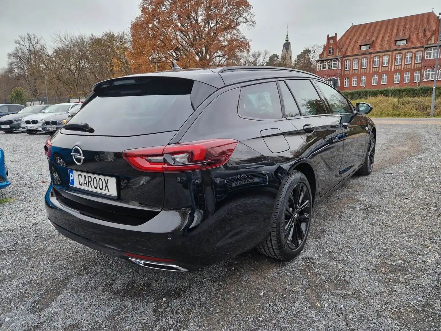 Opel Insignia Sports Tourer Ultimate 2.0D 174PS AT Schwarz - 2