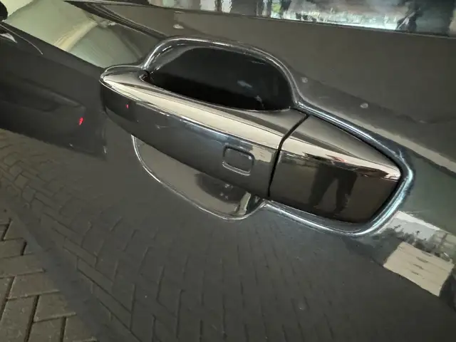 Audi A6 view 9