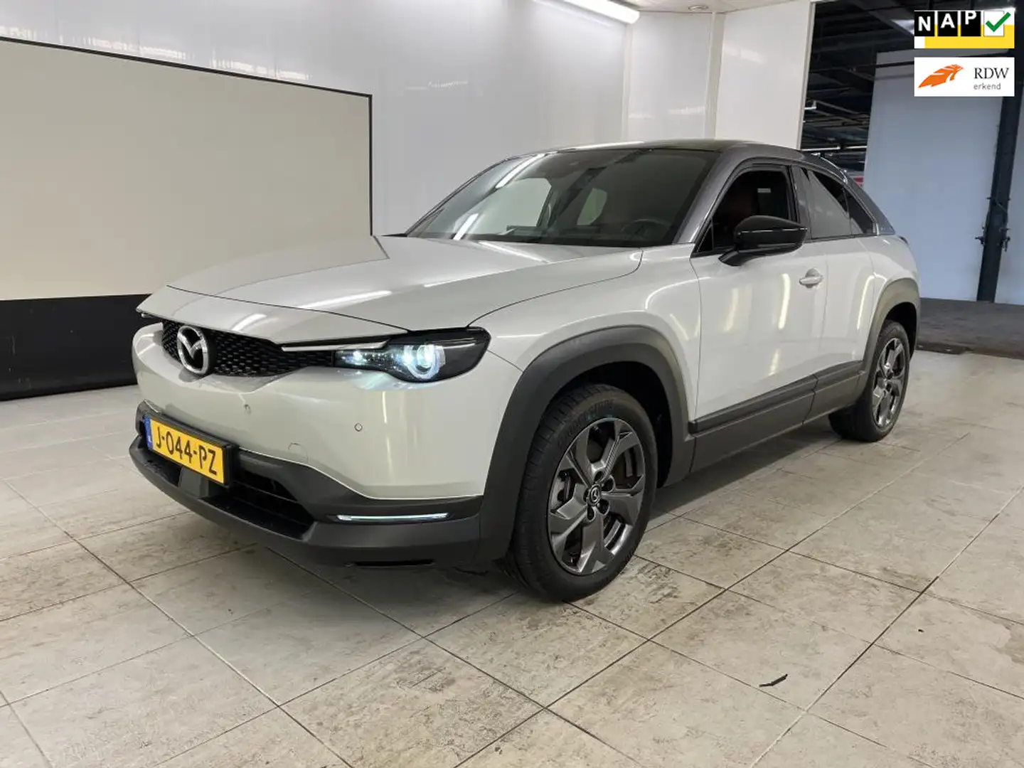 Mazda MX-30 E-SkyActiv 145 First Edition 36 kWh | SOH 95% | He Blanc - 1
