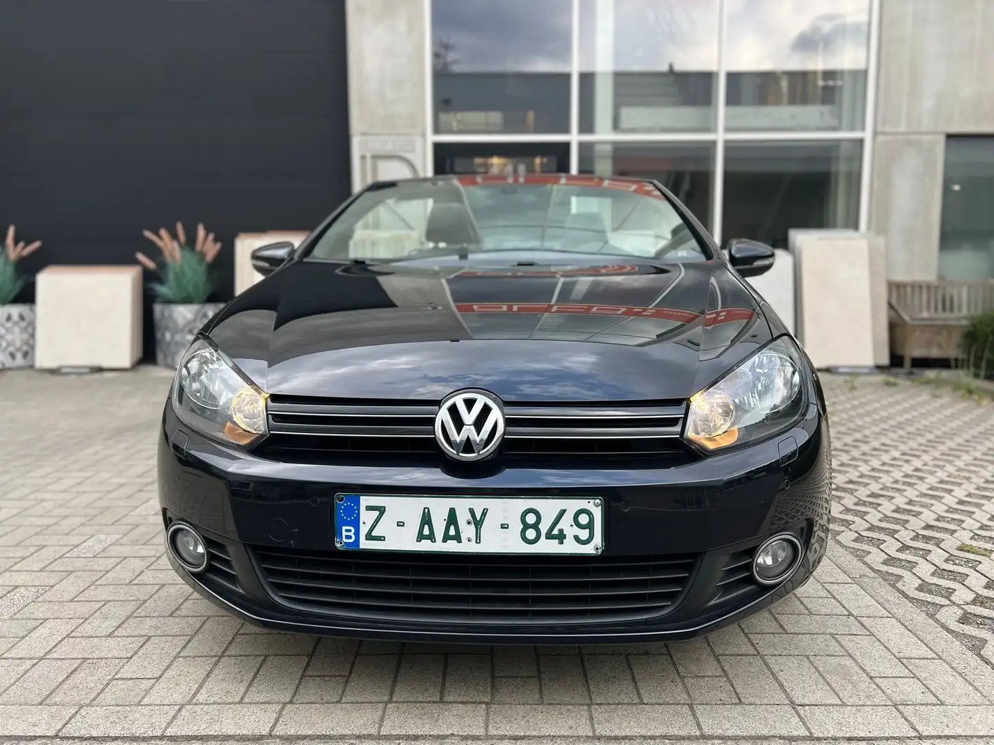 Volkswagen Golf 1.2TSI Cabrio GPS Sièges Chauf. Xénon Cruise Noir - 2