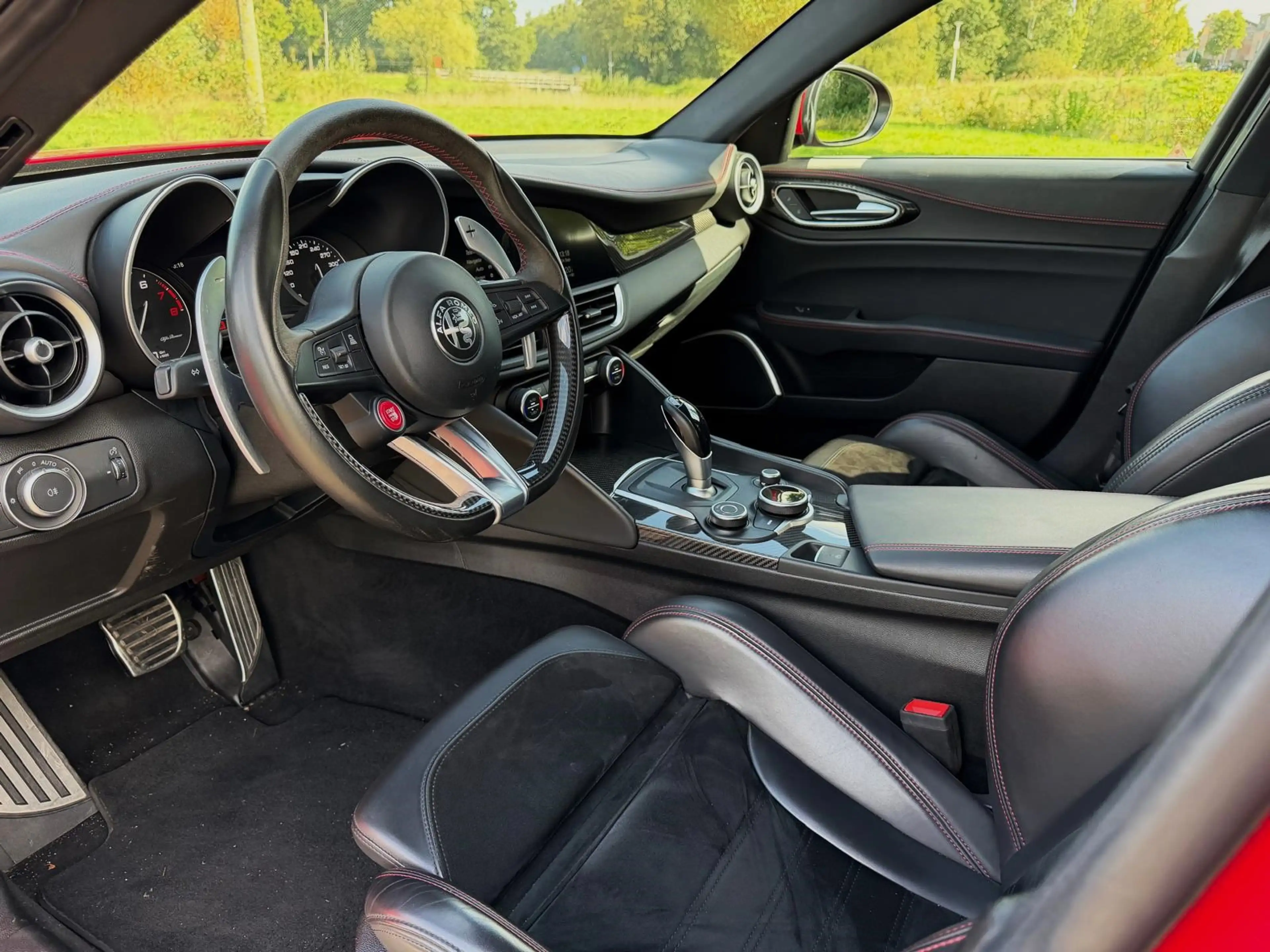 Alfa Romeo Giulia 2.9 V6 Quadrifoglio | 510PK | Carbon | Harman Kard — photo 2