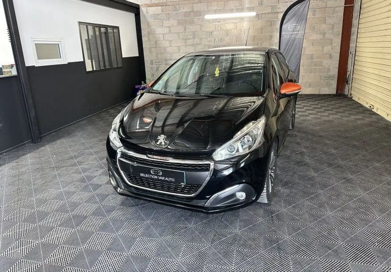 Peugeot 208 1.6 BLUEHDI 120CH ROLAND GARROS S\u0026S