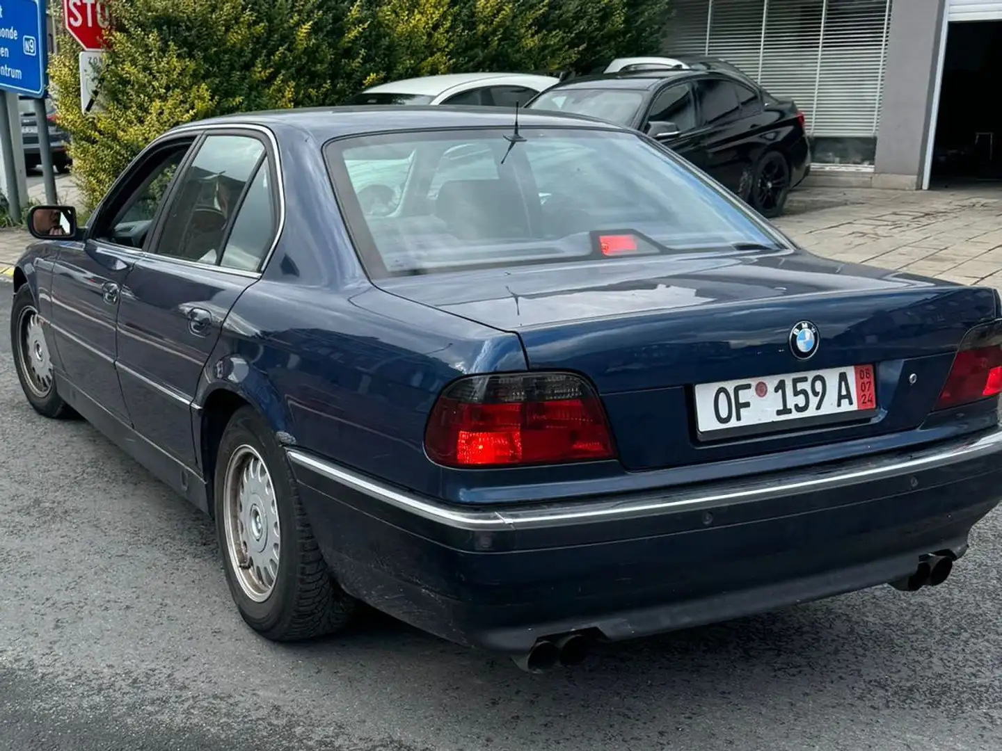BMW 728 728iA Special Equipment - 2