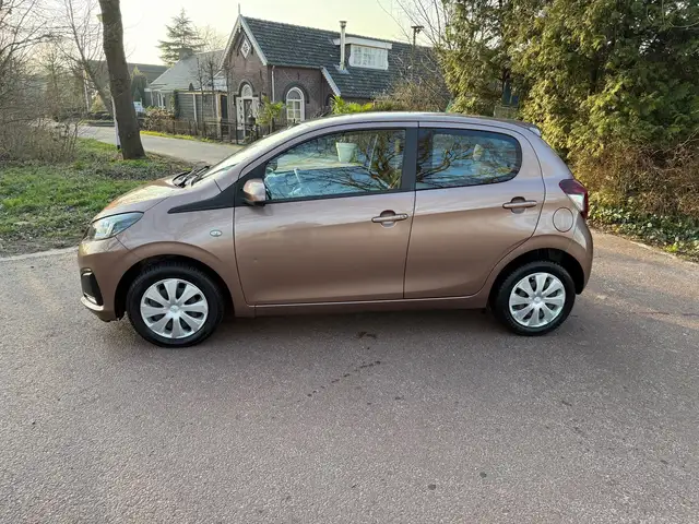 Peugeot 108 view 3