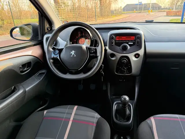 Peugeot 108 view 15