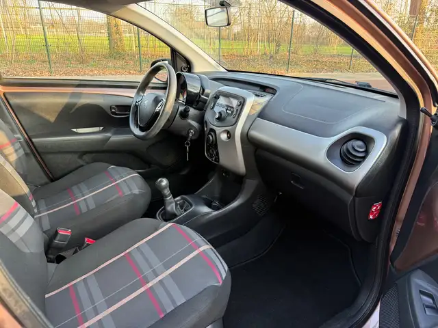 Peugeot 108 view 13