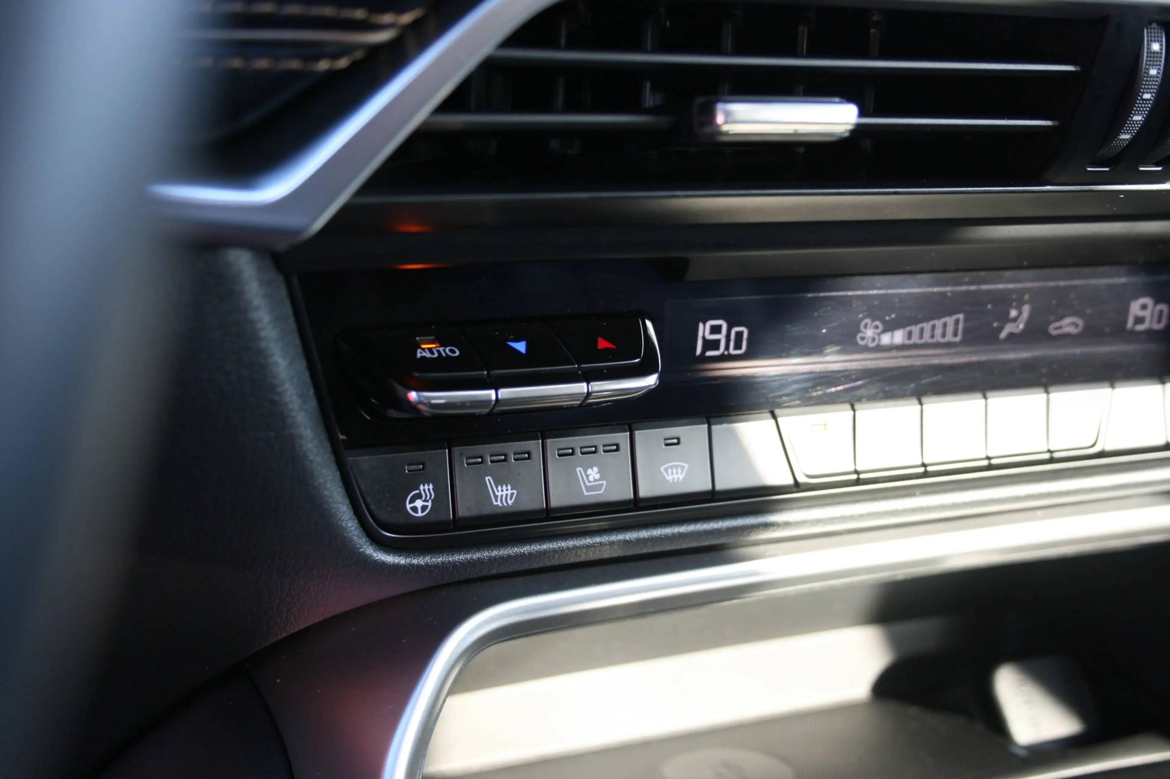 Mazda CX-60 2.5 e-SkyActiv PHEV Homura Plus — photo 24