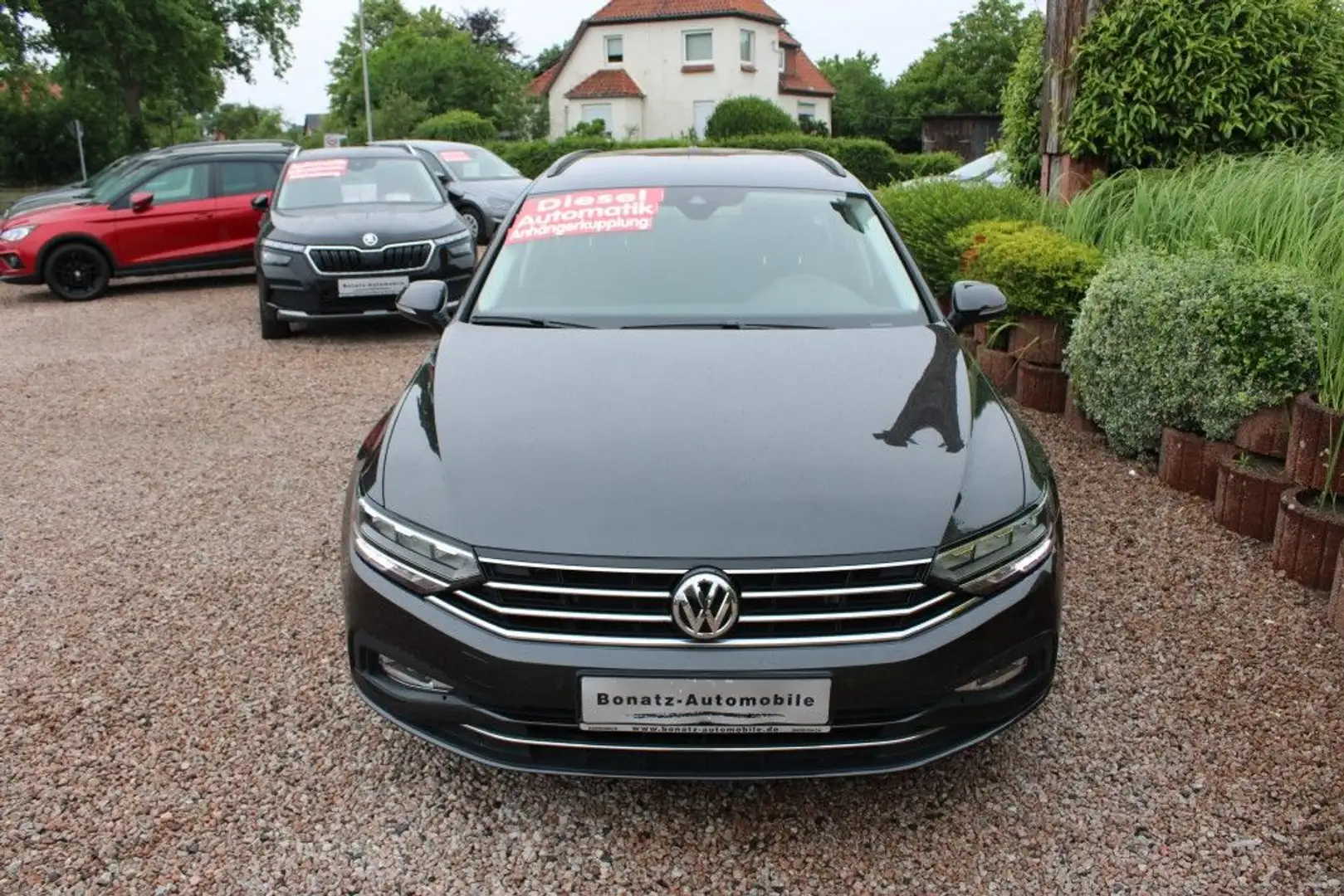 Volkswagen Passat Variant 2.0 TDI DSG Business *Navi,Kamera,APP,SHZ,LED* Grijs - 2