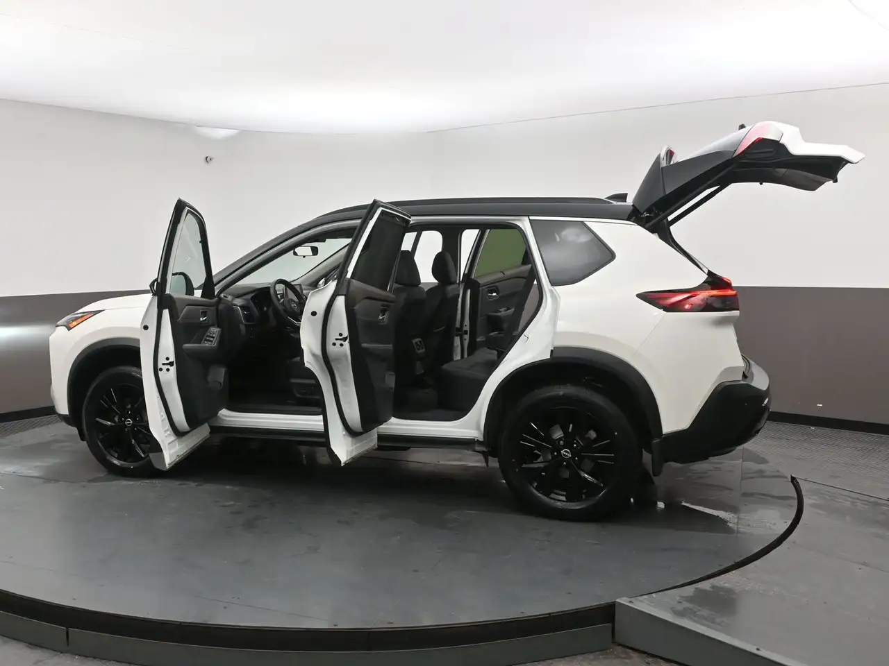 Nissan Rogue снимка Nissan Rogue