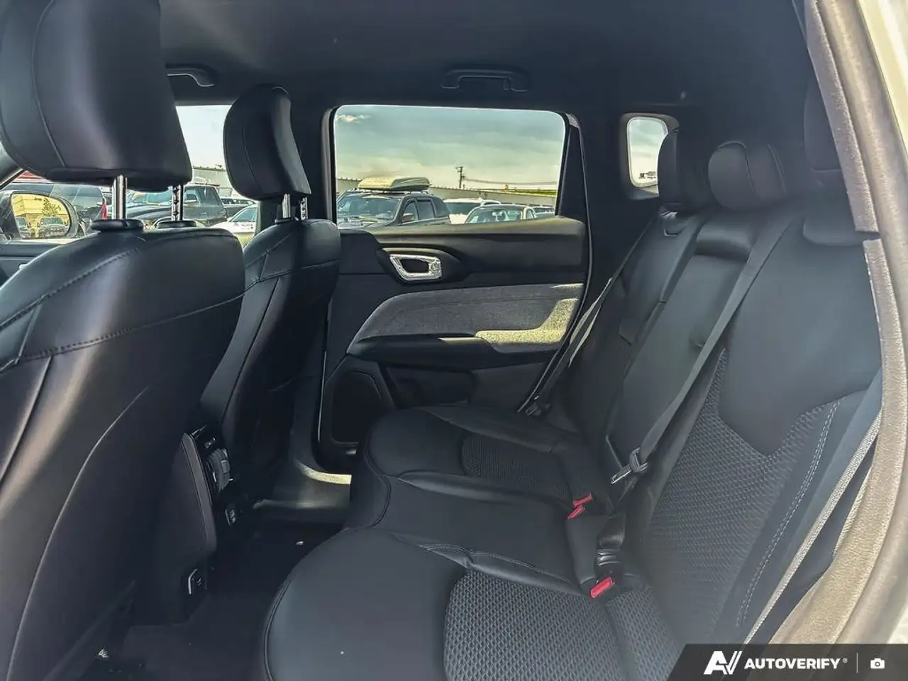 Jeep Compass снимка Jeep Compass