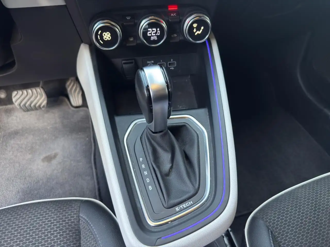 Renault Clio Citadine 5 portes — photo 15