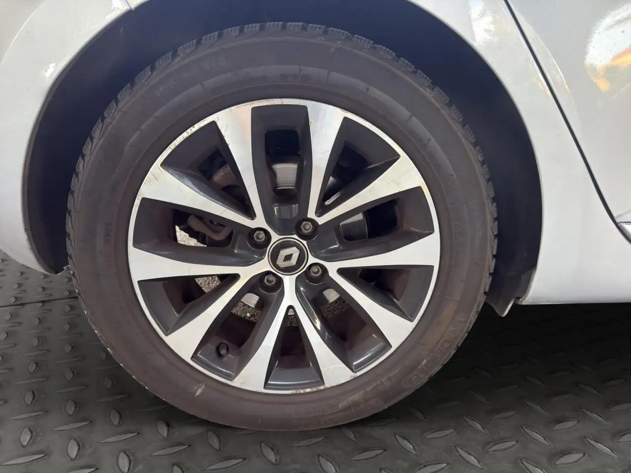 Renault Clio Citadine 5 portes — photo 21