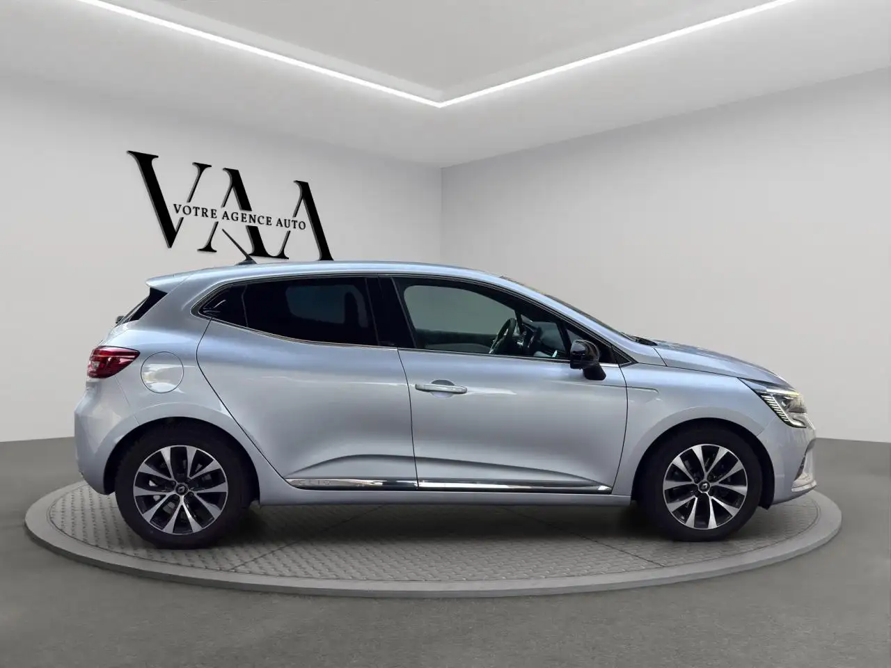 Renault Clio Citadine 5 portes — photo 5
