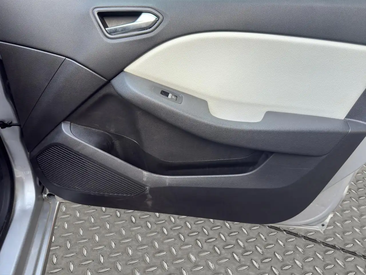Renault Clio Citadine 5 portes — photo 17