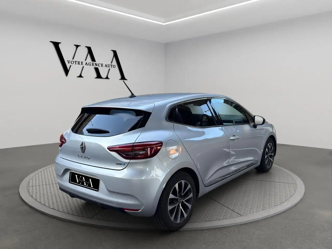 Renault Clio Citadine 5 portes — photo 6