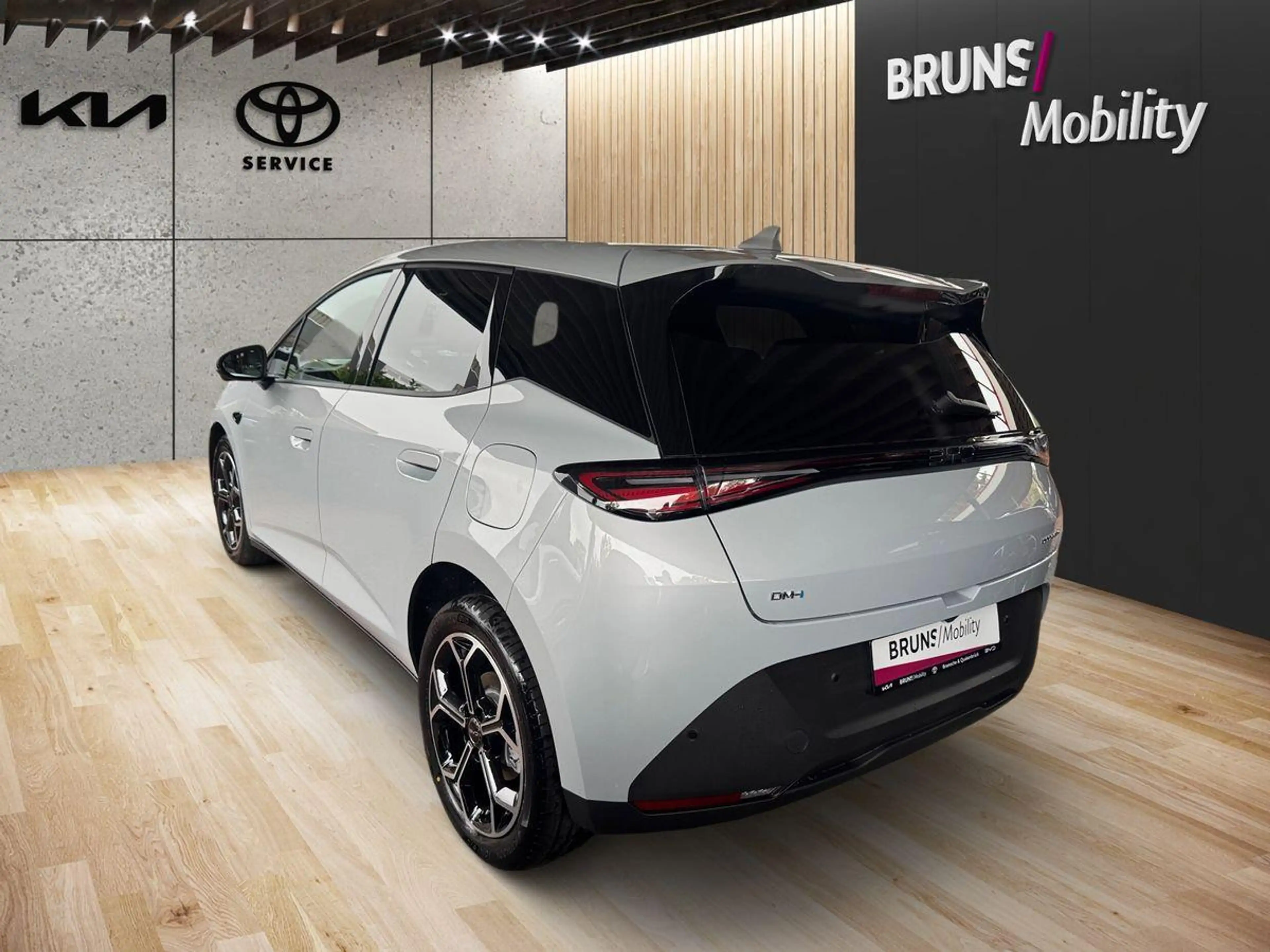BYD Dolphin 1.5 DM-i PHEV 156 kW Comfort HeadUp — photo 5