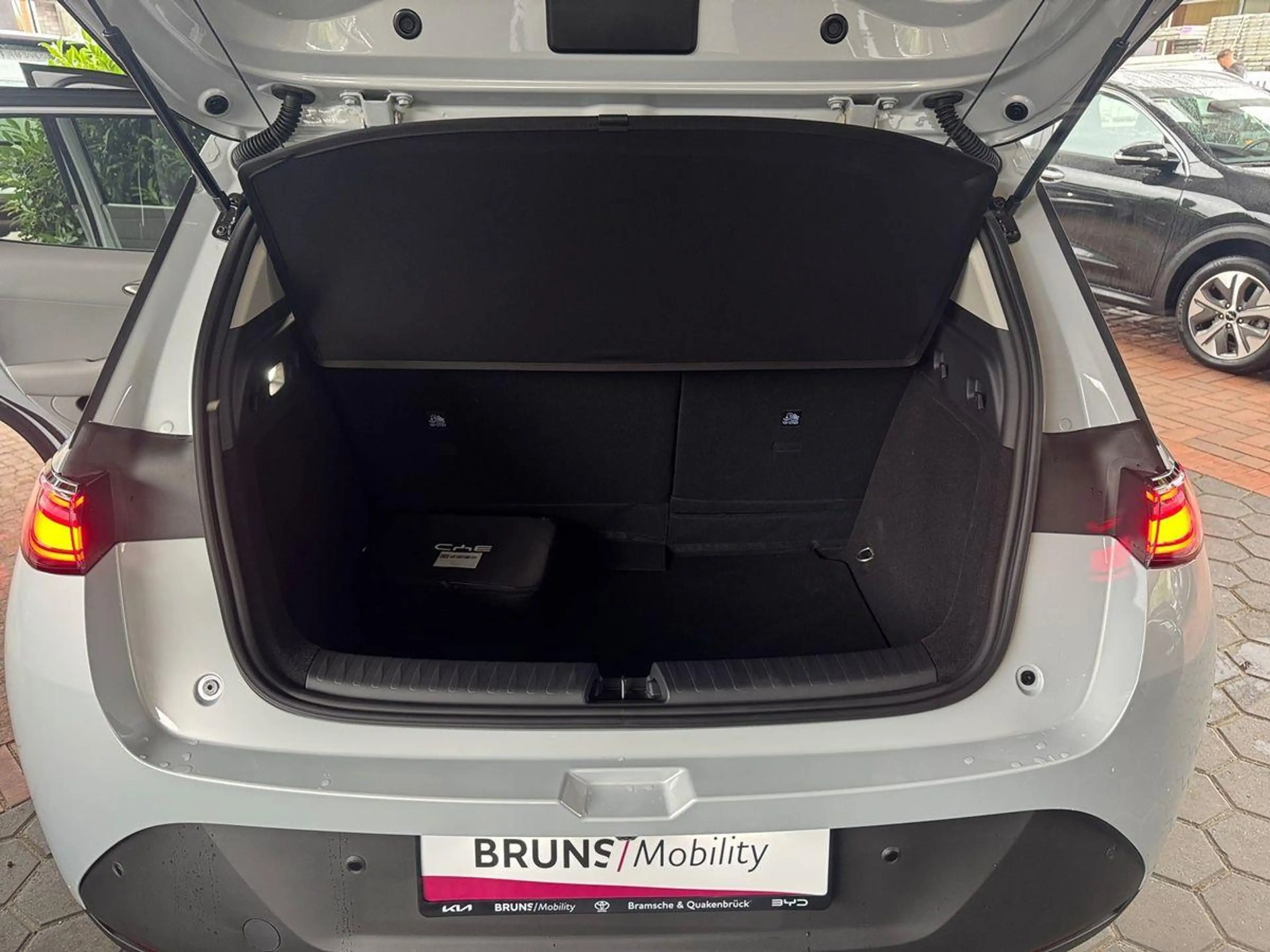 BYD Dolphin 1.5 DM-i PHEV 156 kW Comfort HeadUp — photo 13