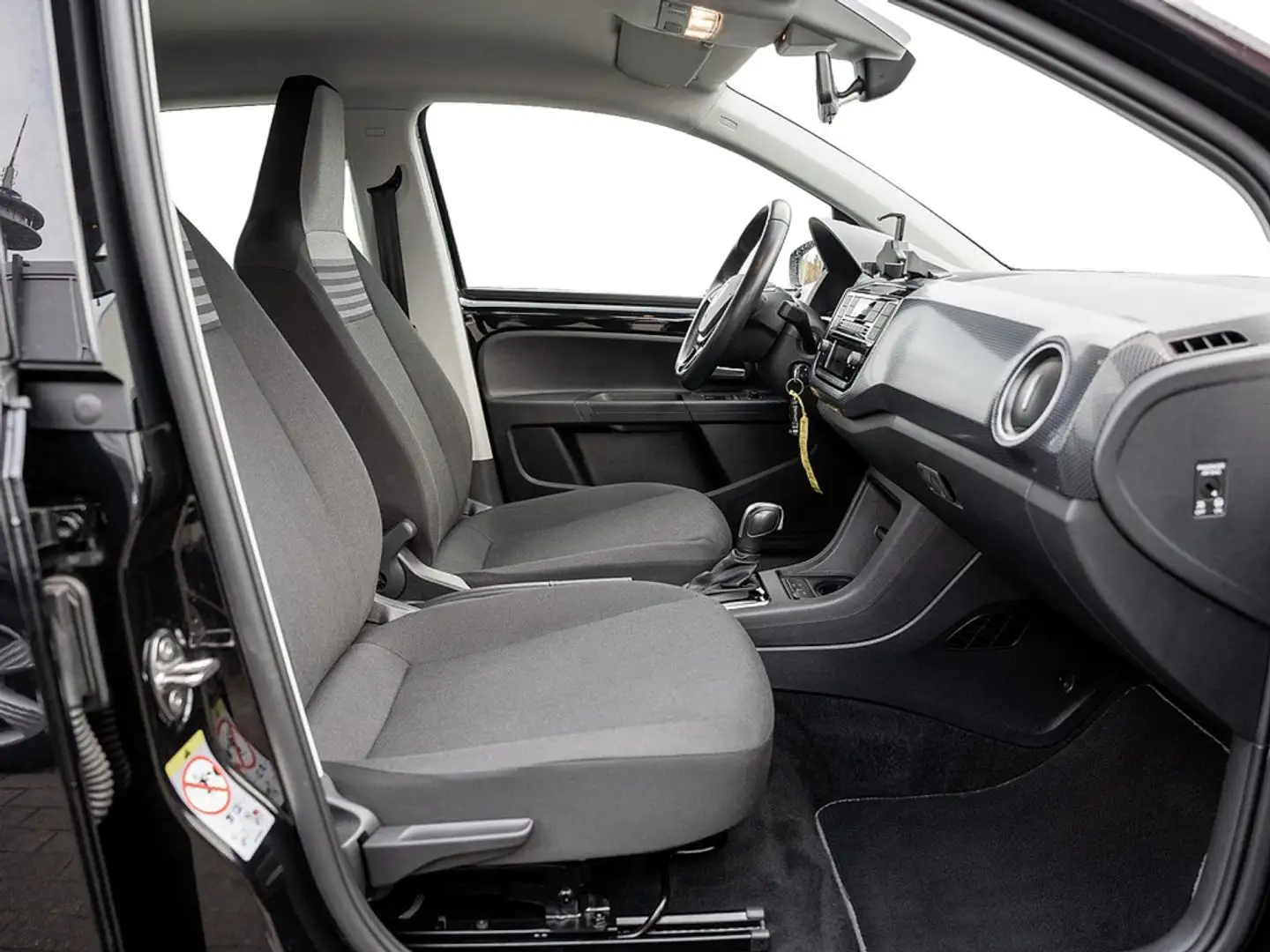 Volkswagen e-up! KAM SHZ KLIMA GRA PDC Чёрный - 2