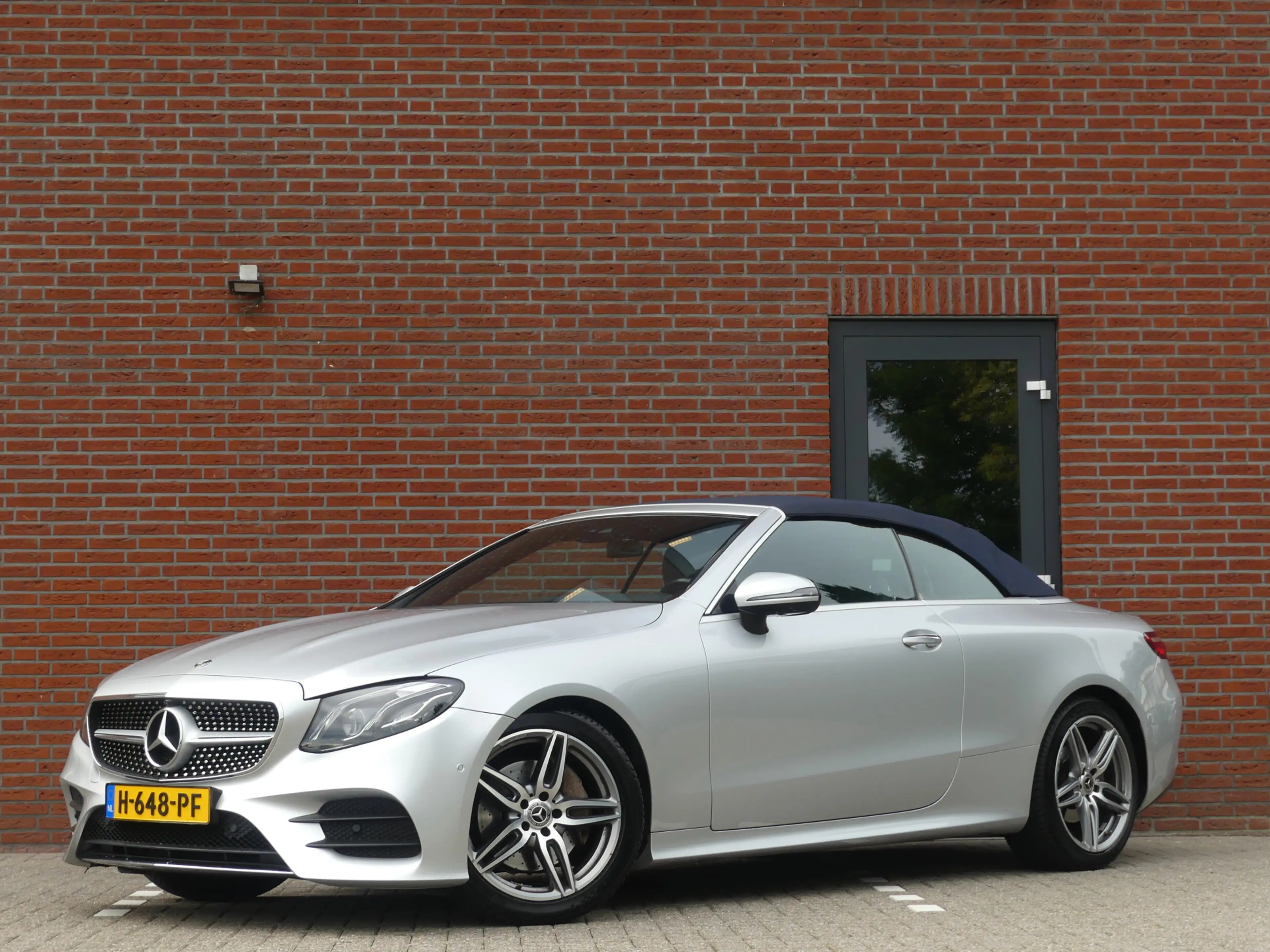 Mercedes-Benz E 200 Cabrio Premium Plus AMG / Burmester / Dealer onder — photo 3