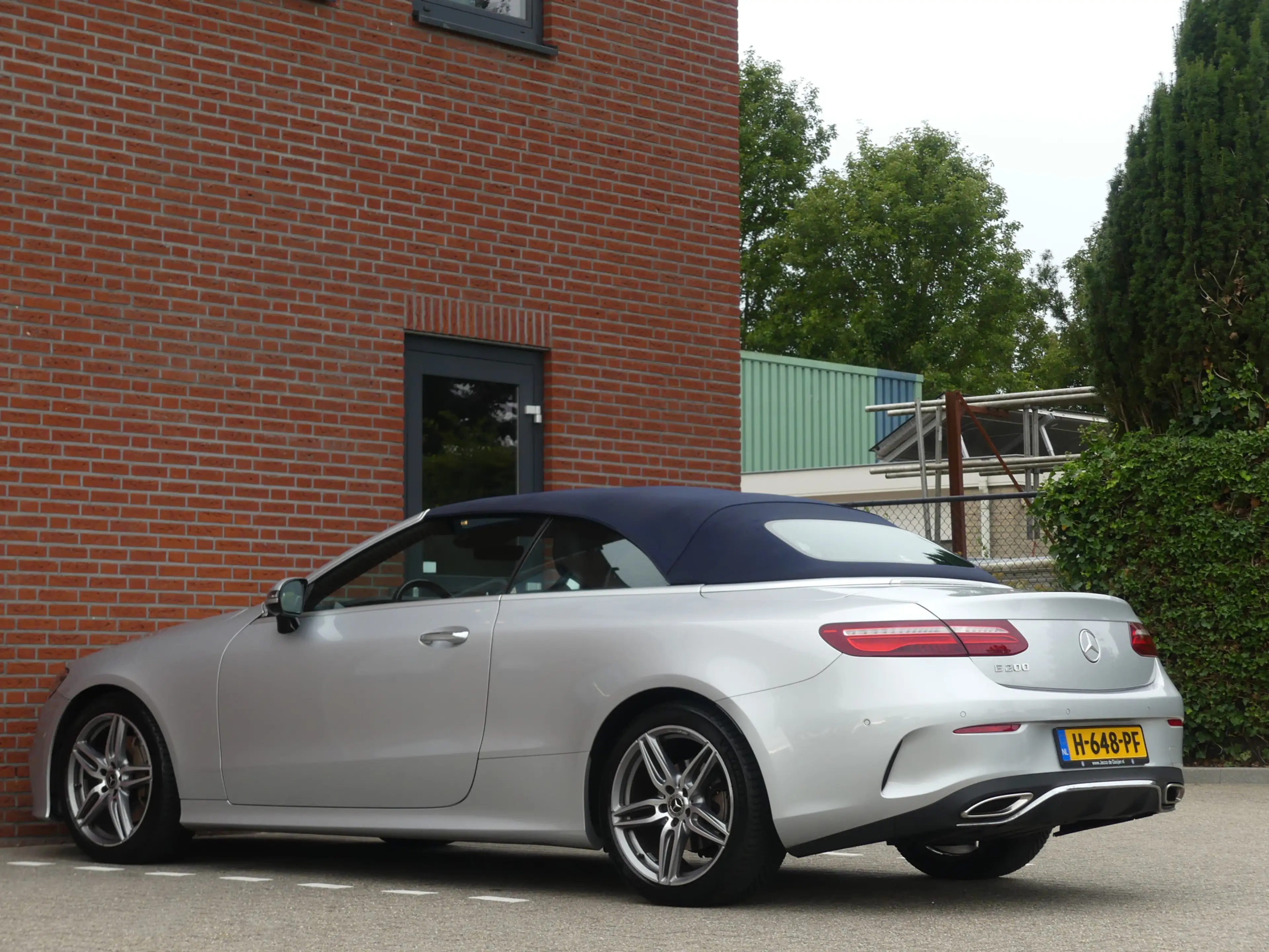 Mercedes-Benz E 200 Cabrio Premium Plus AMG / Burmester / Dealer onder — photo 25