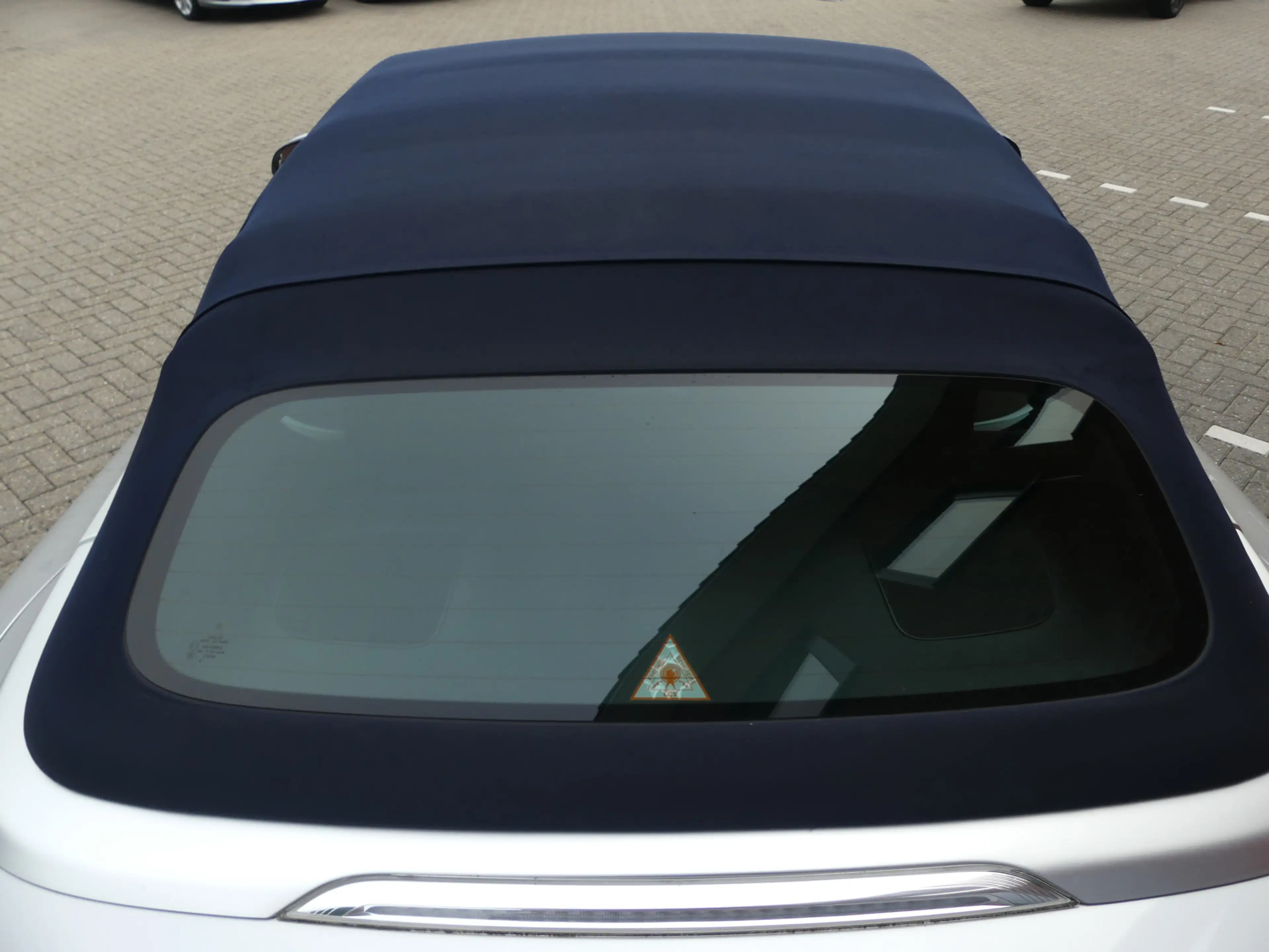 Mercedes-Benz E 200 Cabrio Premium Plus AMG / Burmester / Dealer onder — photo 6