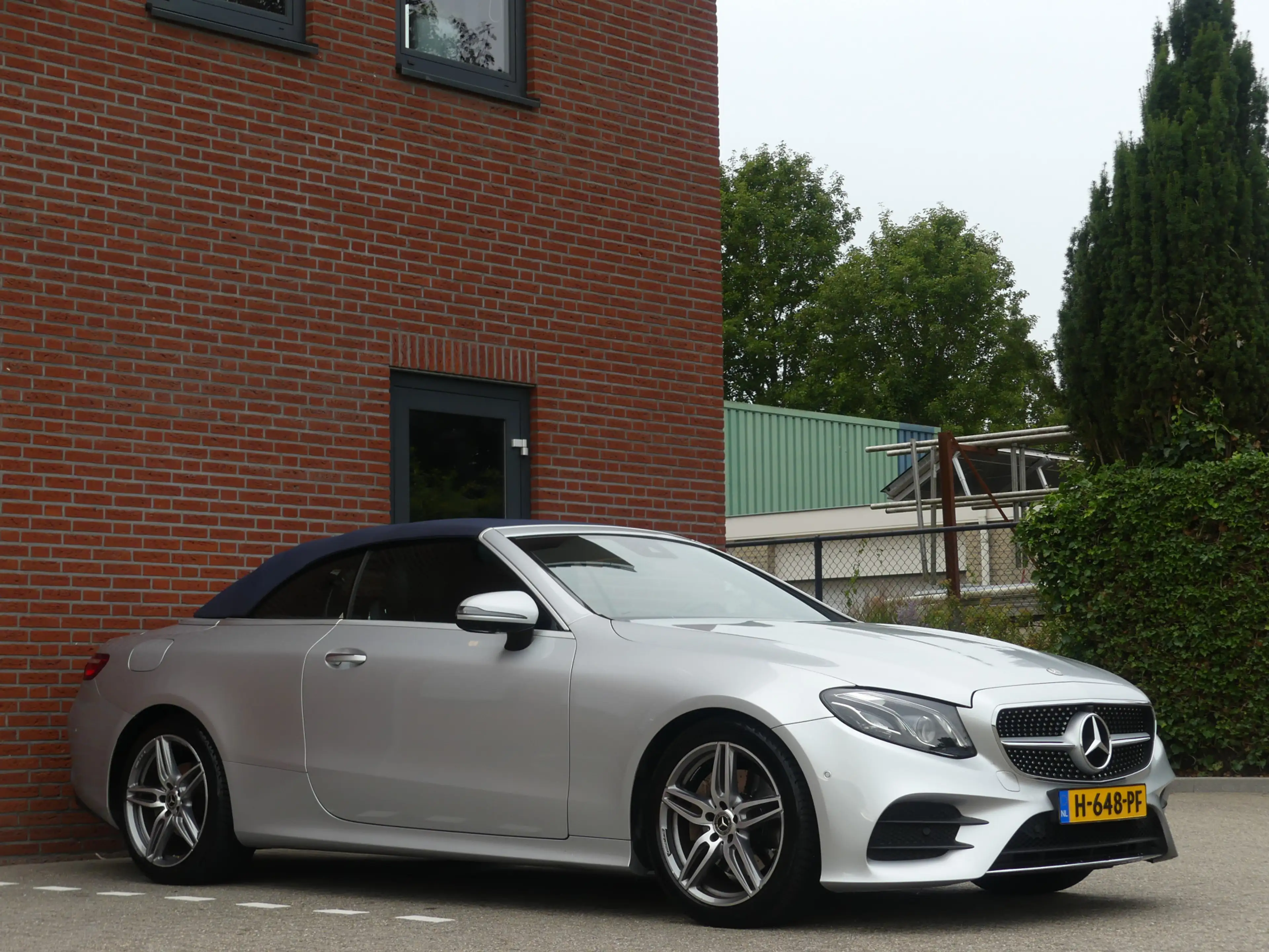 Mercedes-Benz E 200 Cabrio Premium Plus AMG / Burmester / Dealer onder — photo 26
