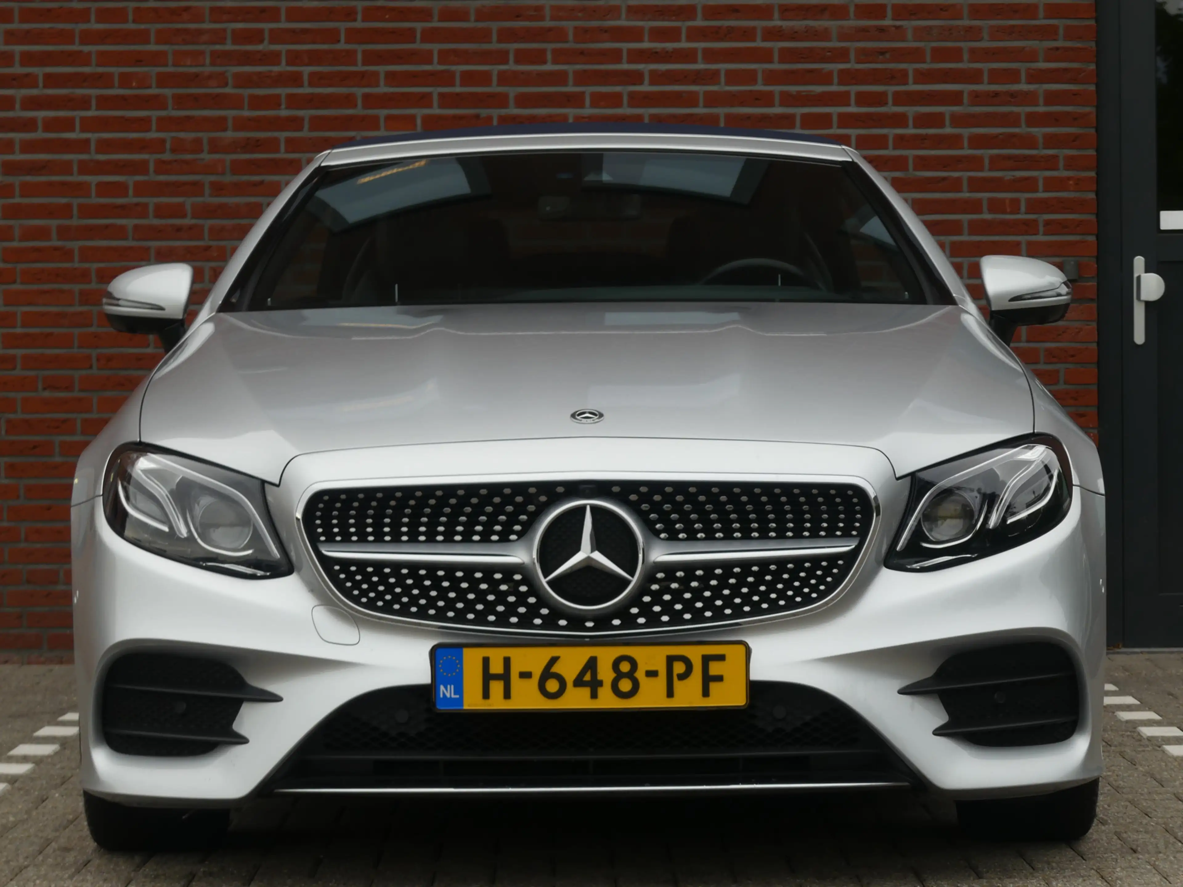 Mercedes-Benz E 200 Cabrio Premium Plus AMG / Burmester / Dealer onder — photo 27