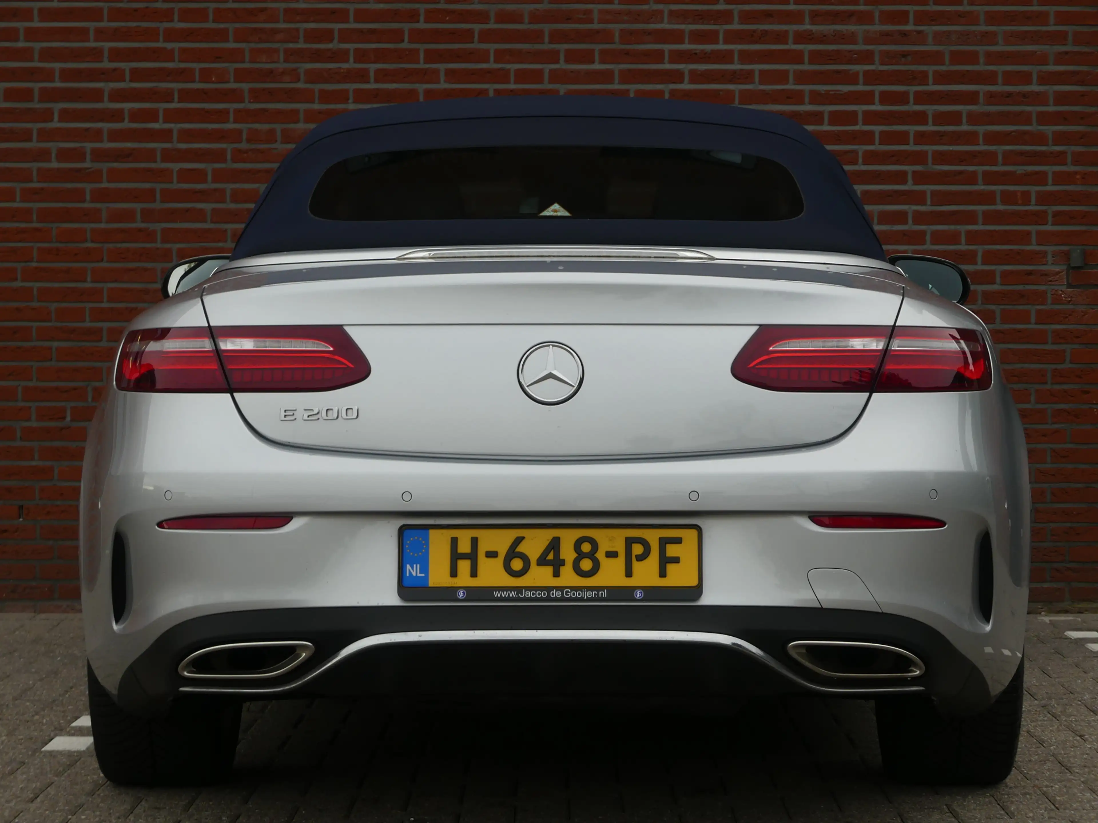 Mercedes-Benz E 200 Cabrio Premium Plus AMG / Burmester / Dealer onder — photo 24