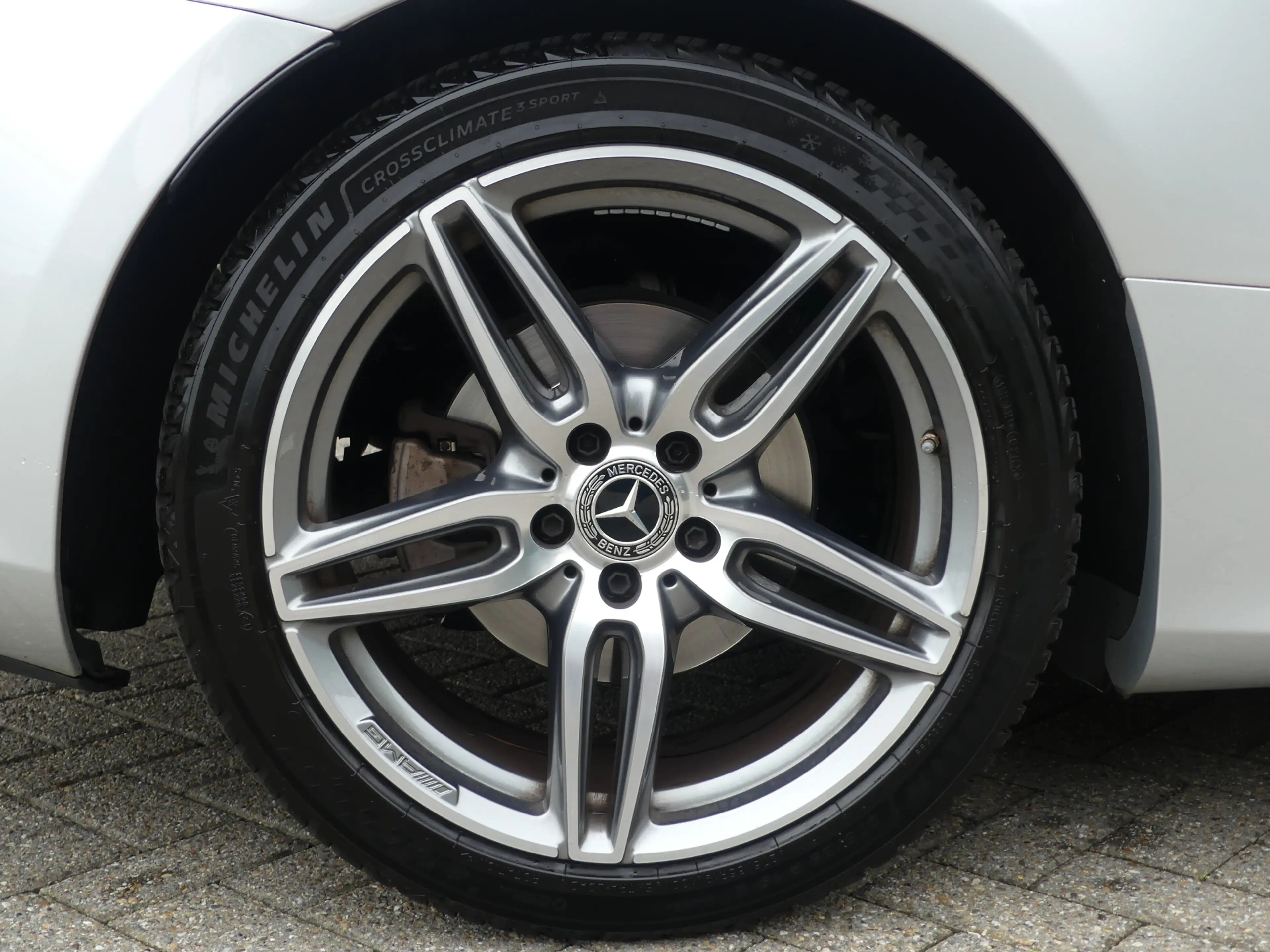 Mercedes-Benz E 200 Cabrio Premium Plus AMG / Burmester / Dealer onder — photo 10
