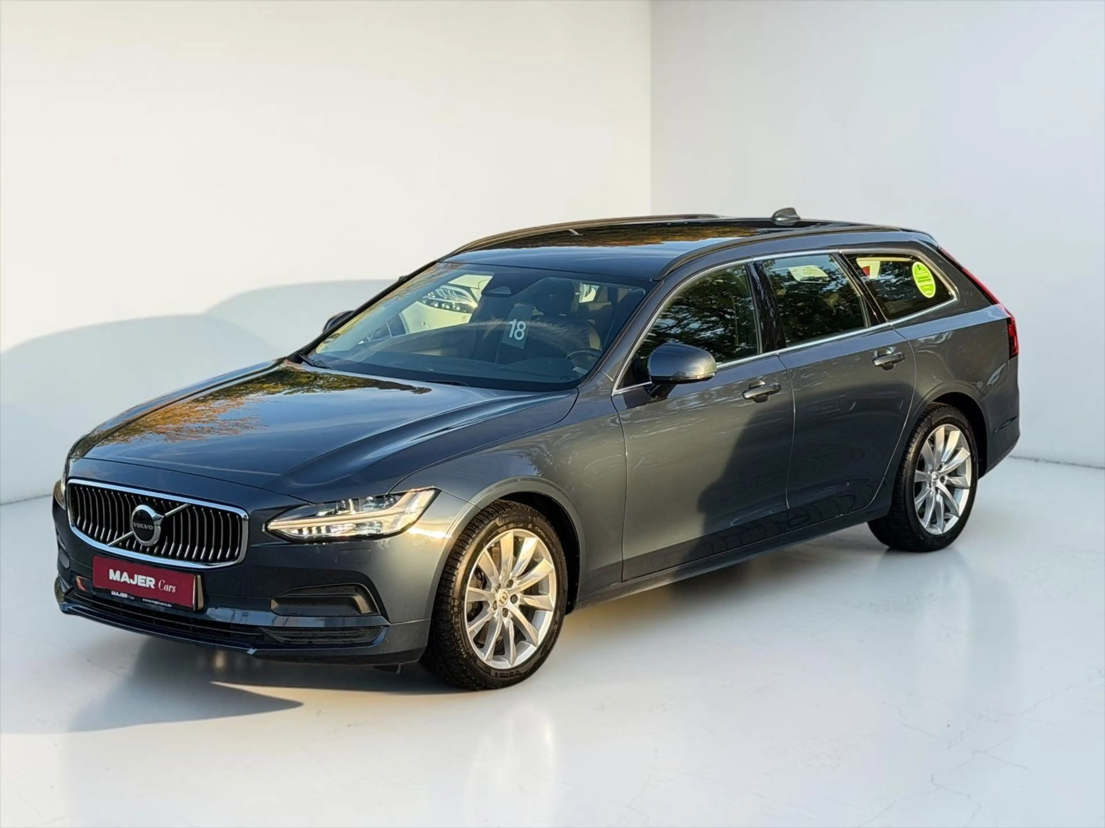 Volvo V90 Kombi Momentum Pro*STANDHZG*CARPLAY*LED*LHZ