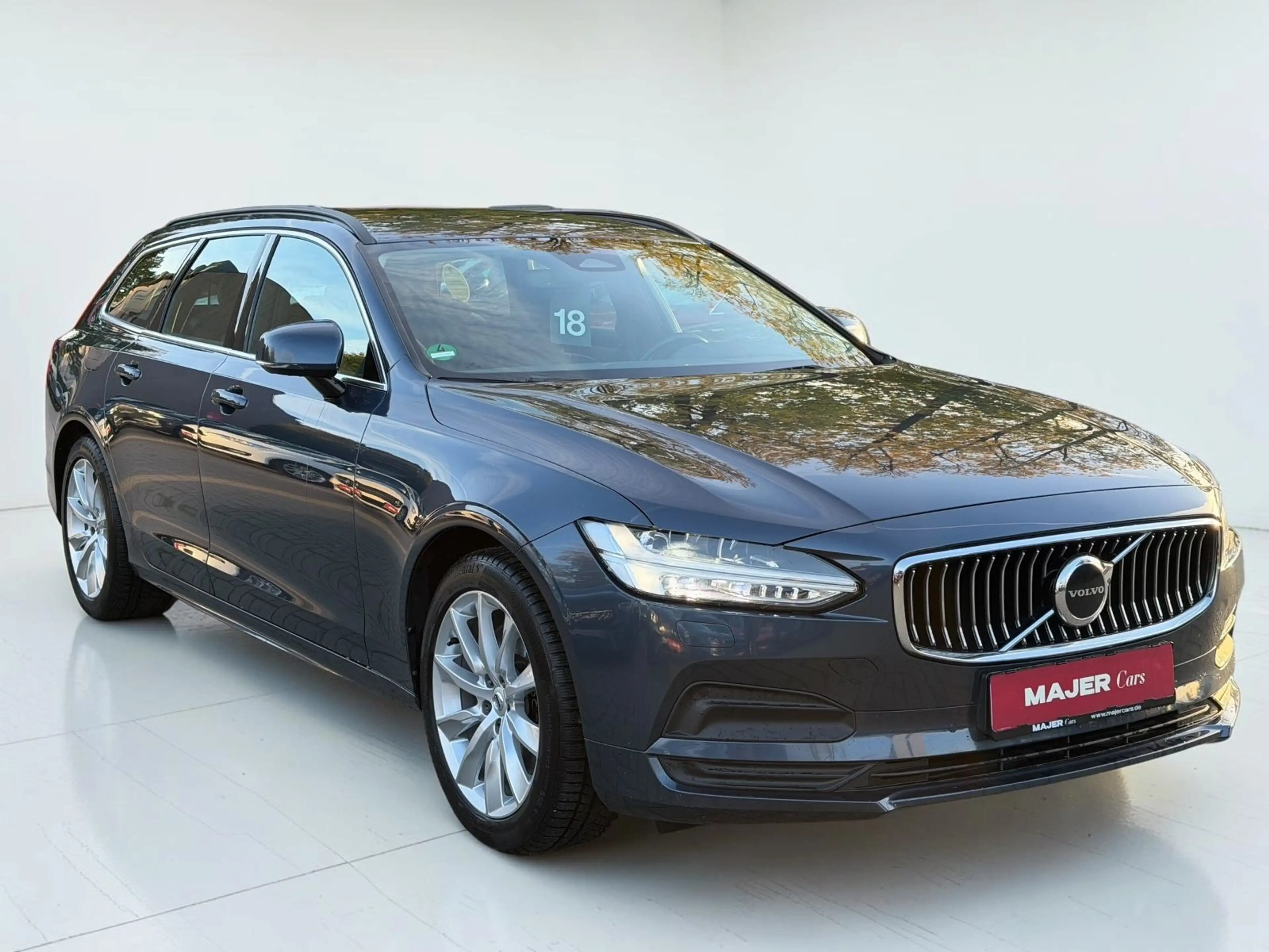 Volvo V90 Kombi Momentum Pro*STANDHZG*CARPLAY*LED*LHZ — photo 4