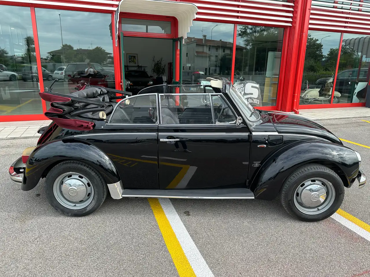 Volkswagen Maggiolino 1303 CABRIO, RESTAURATA COMPLETAMENTE! TARGA NERA!, foto 9