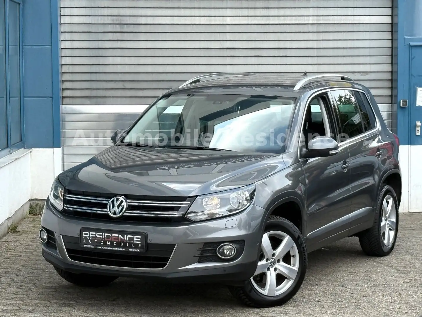 Volkswagen Tiguan 2.0TSI AUT. Cup Sport & Style 4Motion*1HD Gris - 2