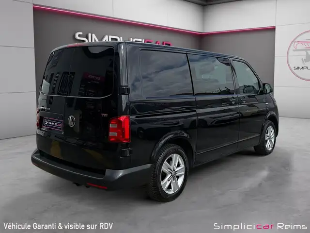 Volkswagen Transporter view 3