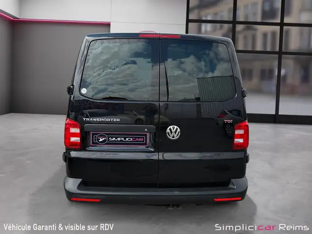 Volkswagen Transporter view 7