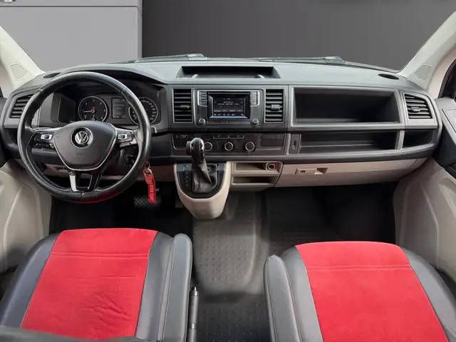 Volkswagen Transporter view 2