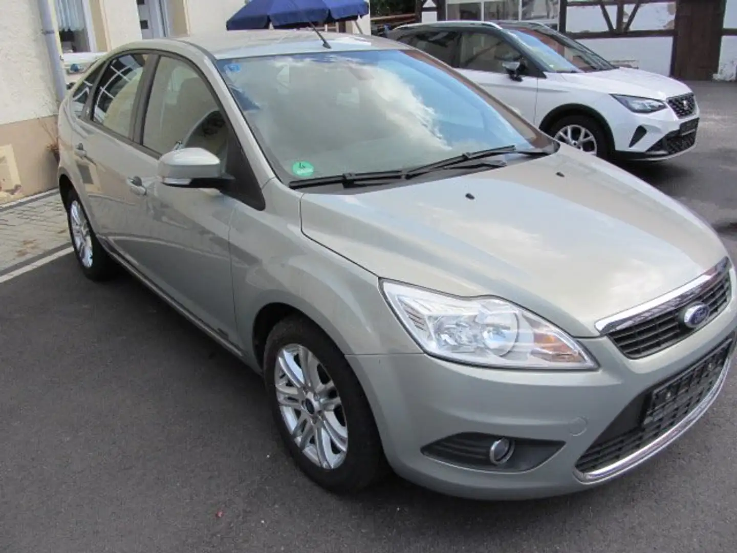 Ford Focus Ghia - 1