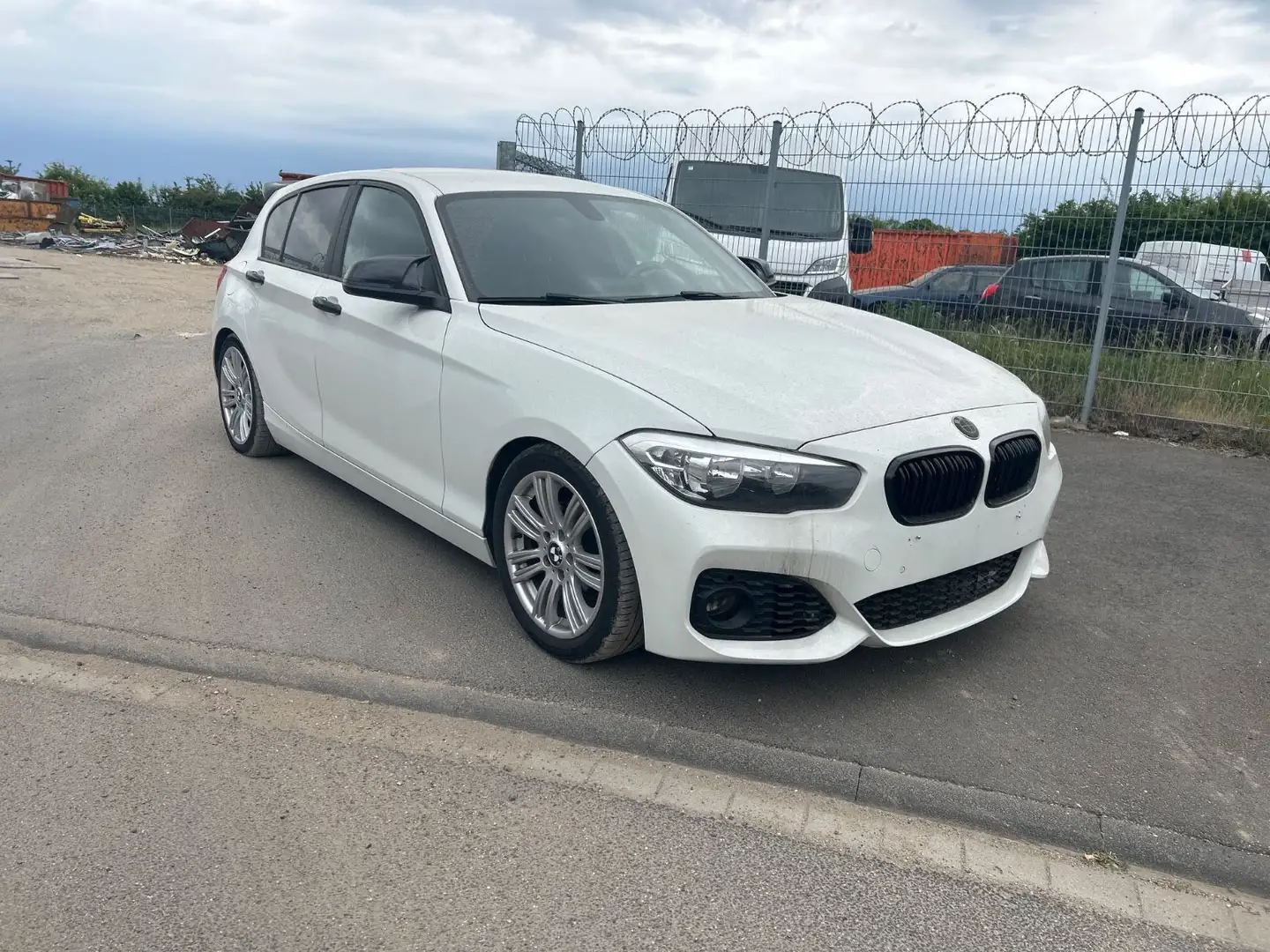 BMW 116 i M Sport umbau mit Steuergerät Tuning - 2