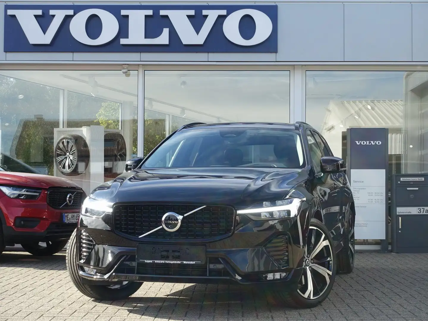 Volvo XC60 Ultra Dark B5 AWD/Four-C/360°Cam/AHK/Akust. Negro - 1