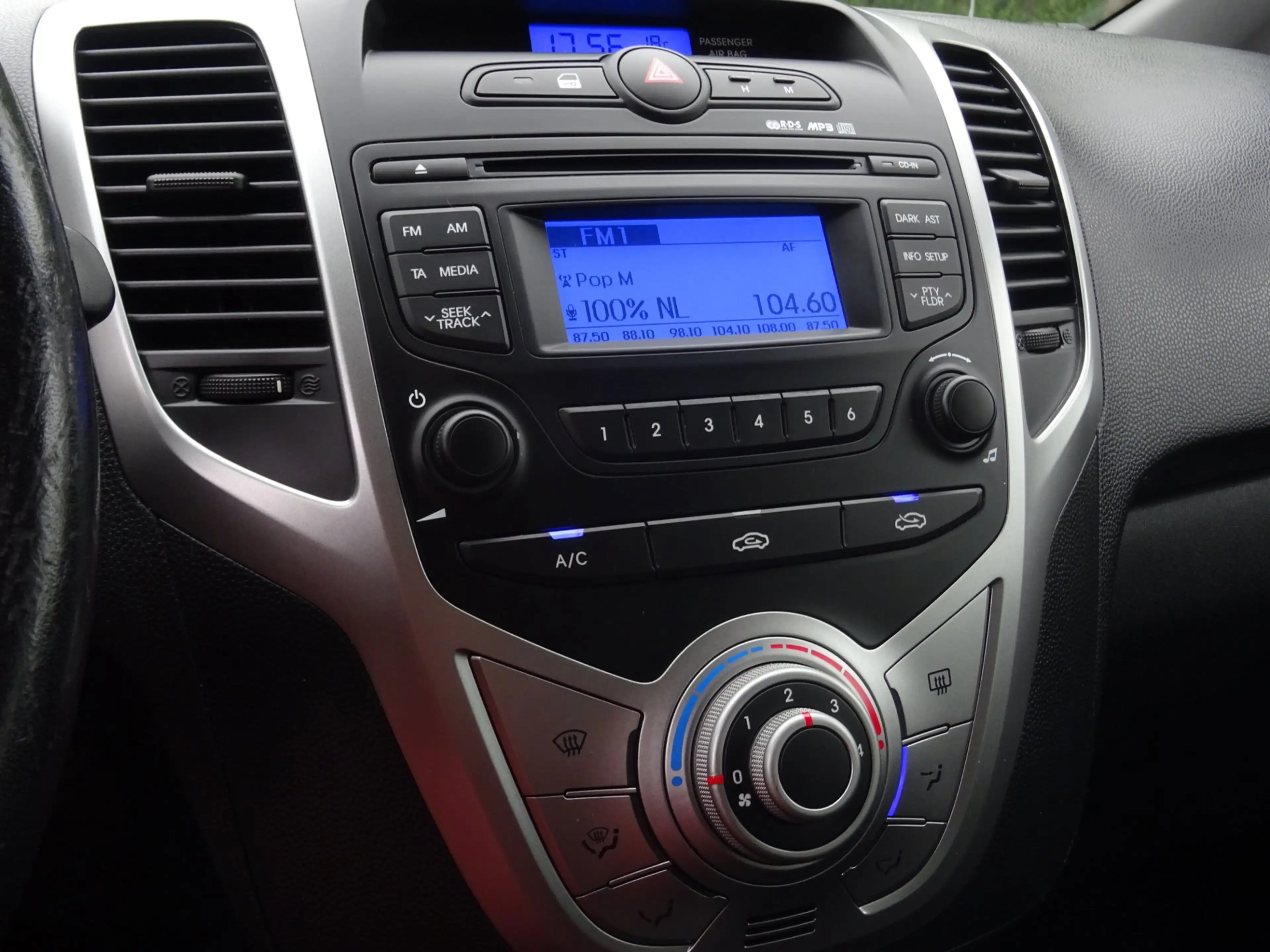 Hyundai iX20 1.4i i-Motion 81DKM/NAP/AIRCO/APK — photo 9