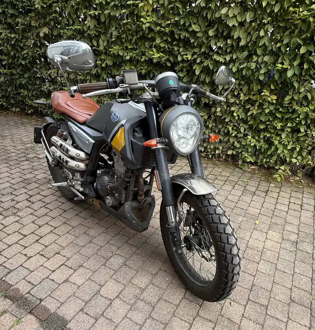 Mondial HPS 125i Gümüş rengi - 2