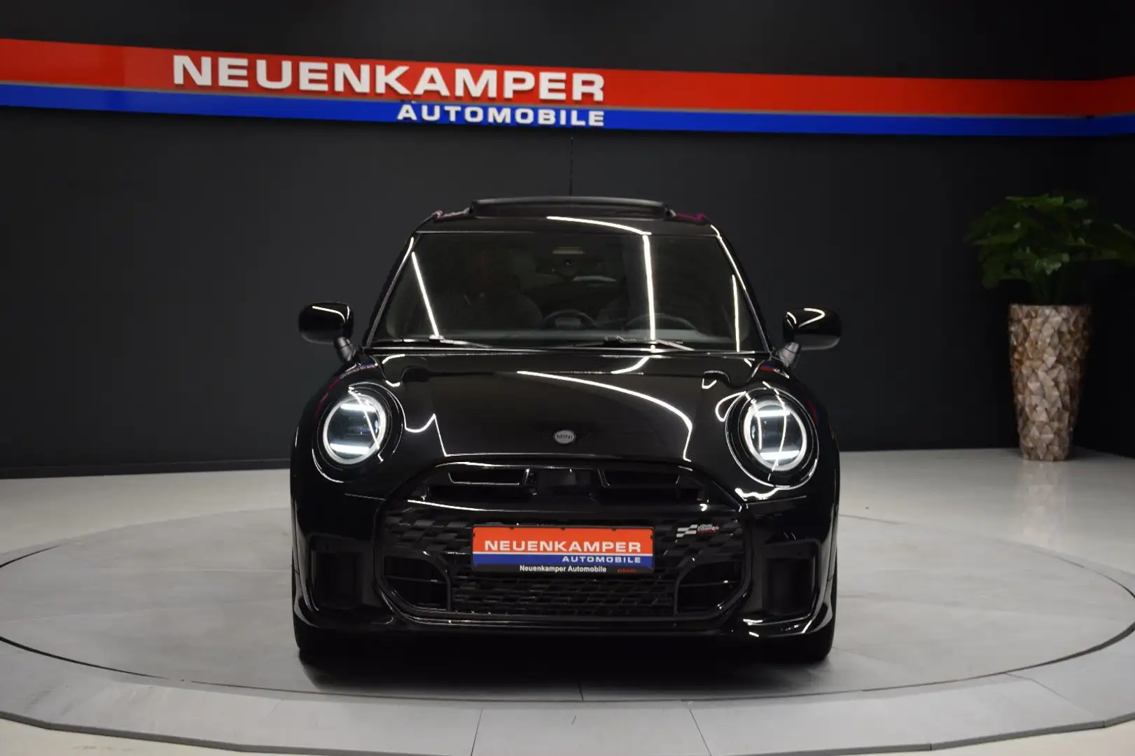 MINI Cooper C John Cooper Works Trim HuD Pano Leder Schwarz - 2