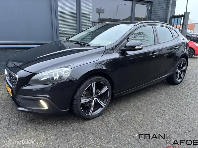 Volvo V40 Cross Country 1.6 T4 Momentum Aut. Navi ECC Cruise 18" Parkeer-h
