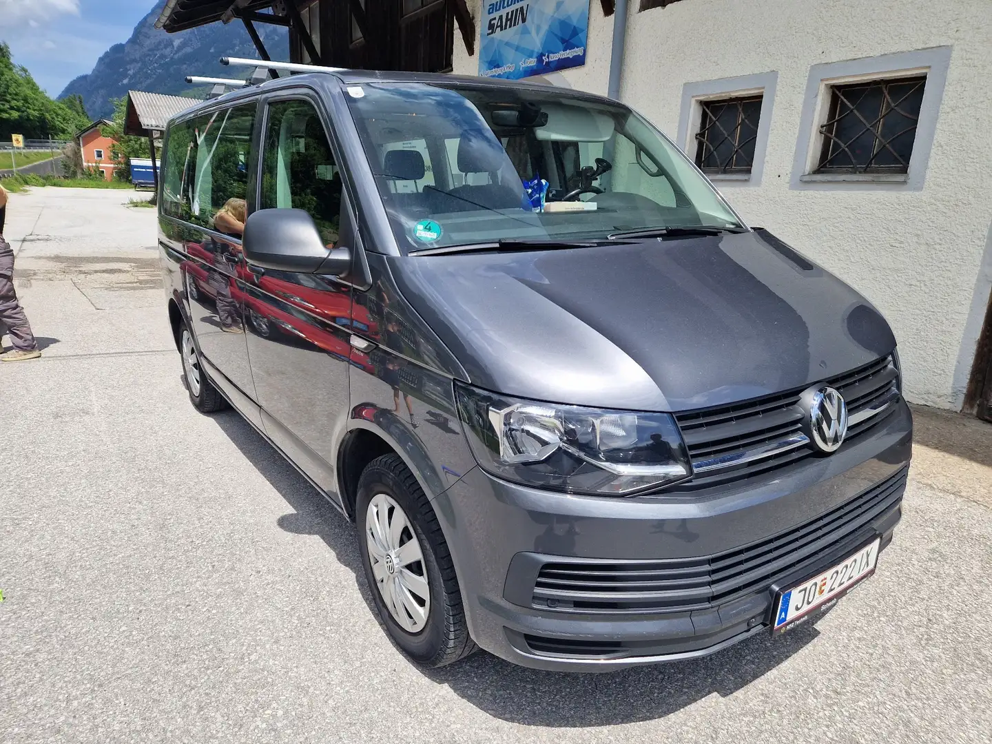 Volkswagen T6 Multivan Multivan Trendline Silber - 2