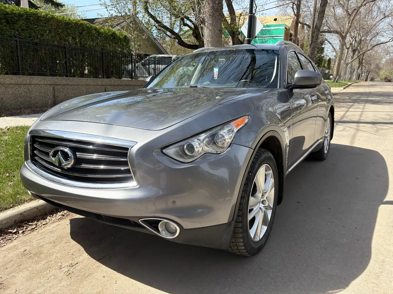 Infiniti QX70 снимка Infiniti QX70