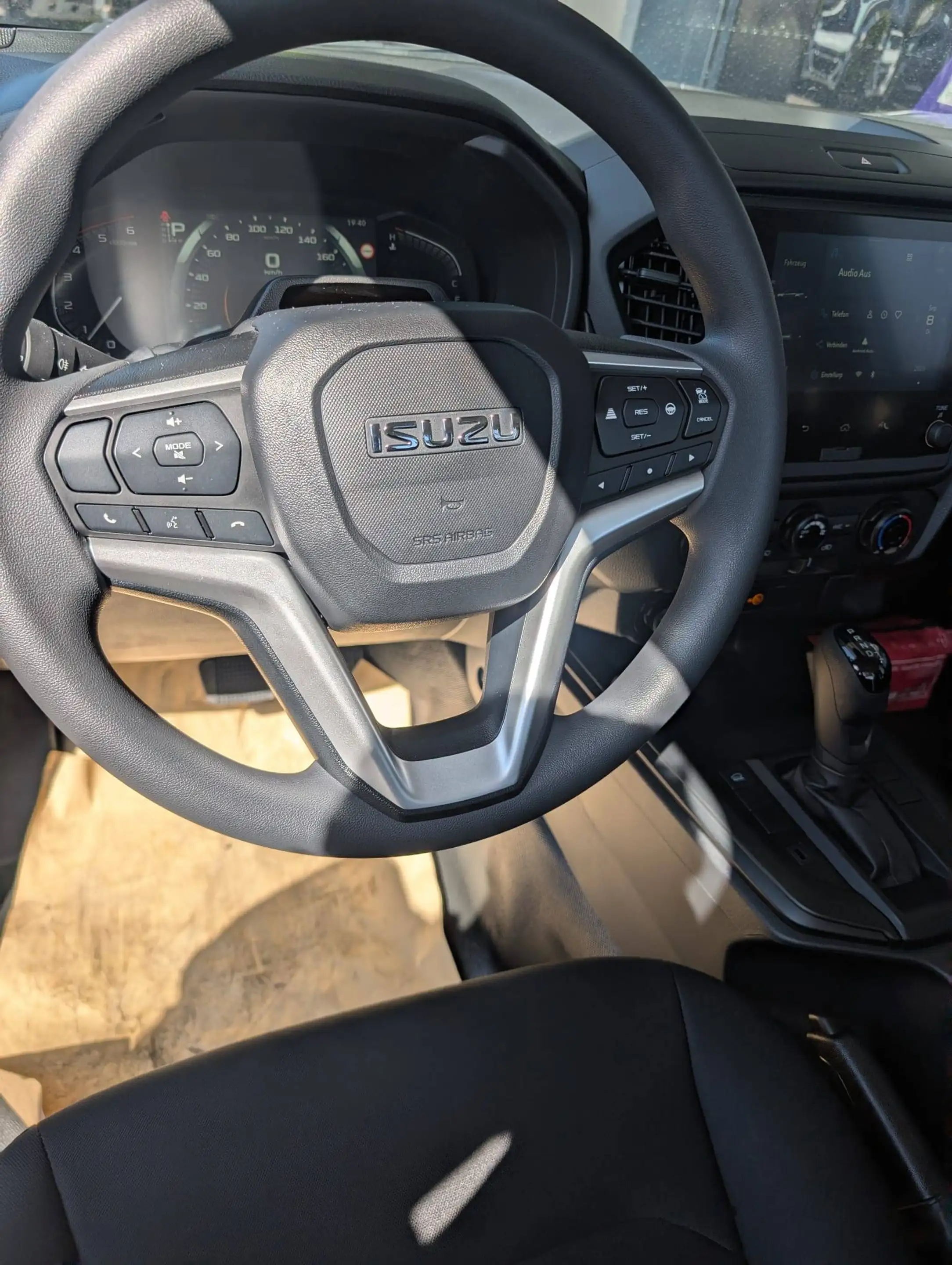 Isuzu D-Max Single Cab 4WD L 2,2l Neues Modell 2026 — photo 15
